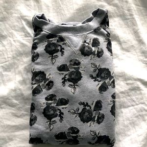 Ready for winter?! Super cute sweatshirt!!!
